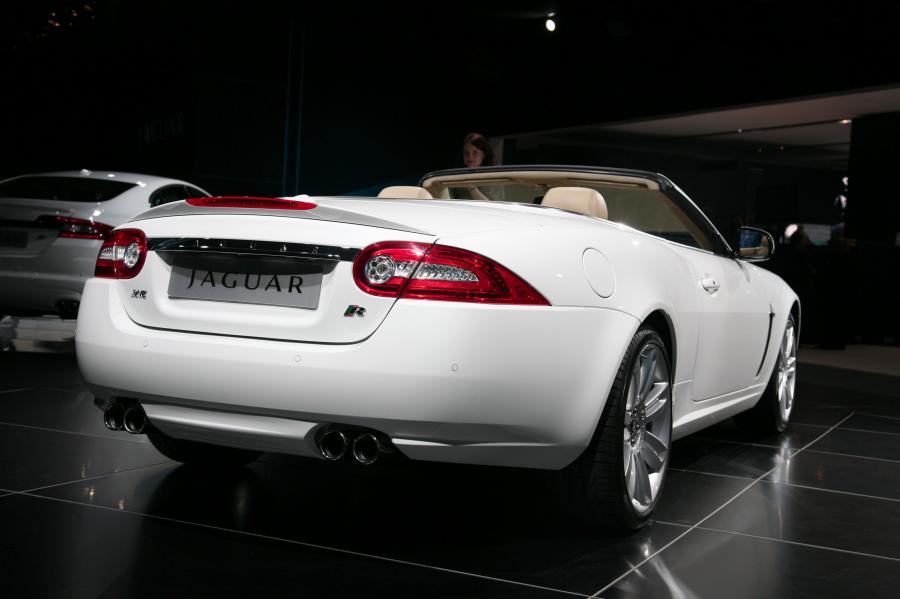  Jaguar XKR Convertible 2010 года  (фото 15 из 19)